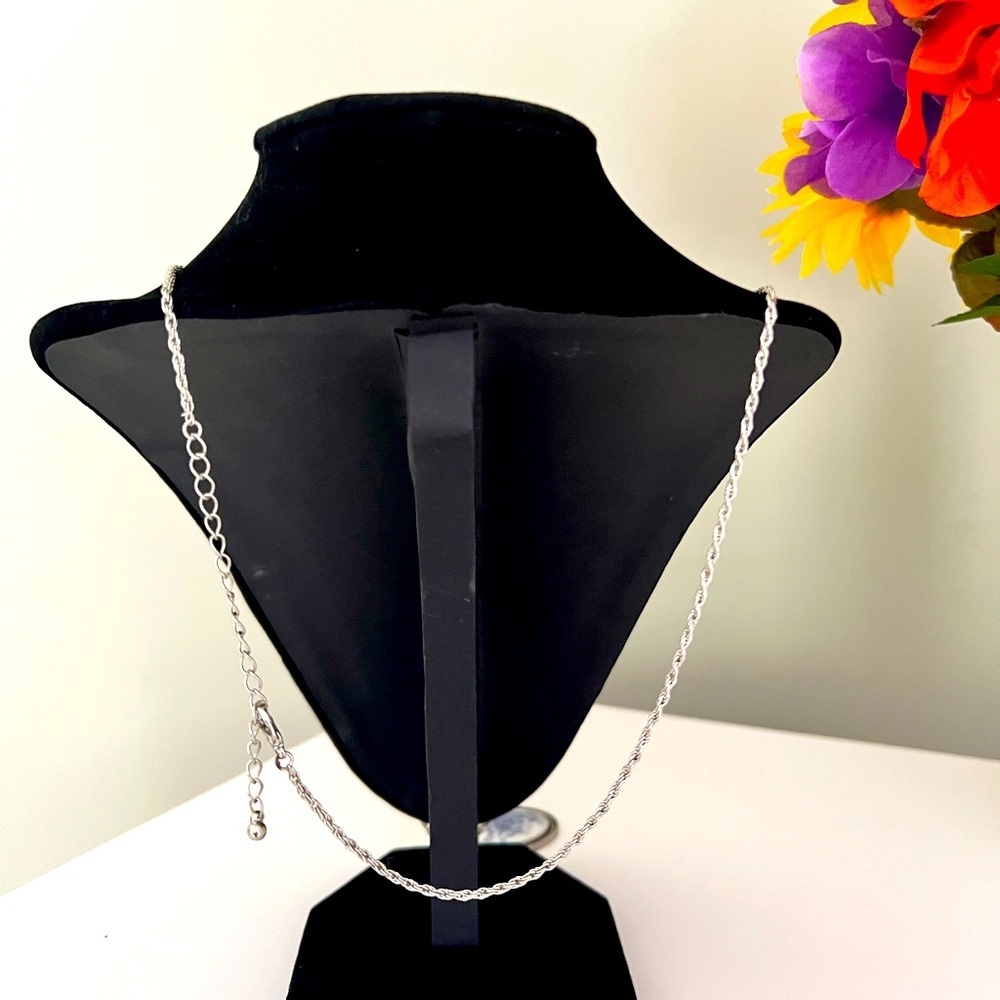 Elegant Silver Pendant Necklace with Antique Style Blue Rose Design - Picture 4 of 4